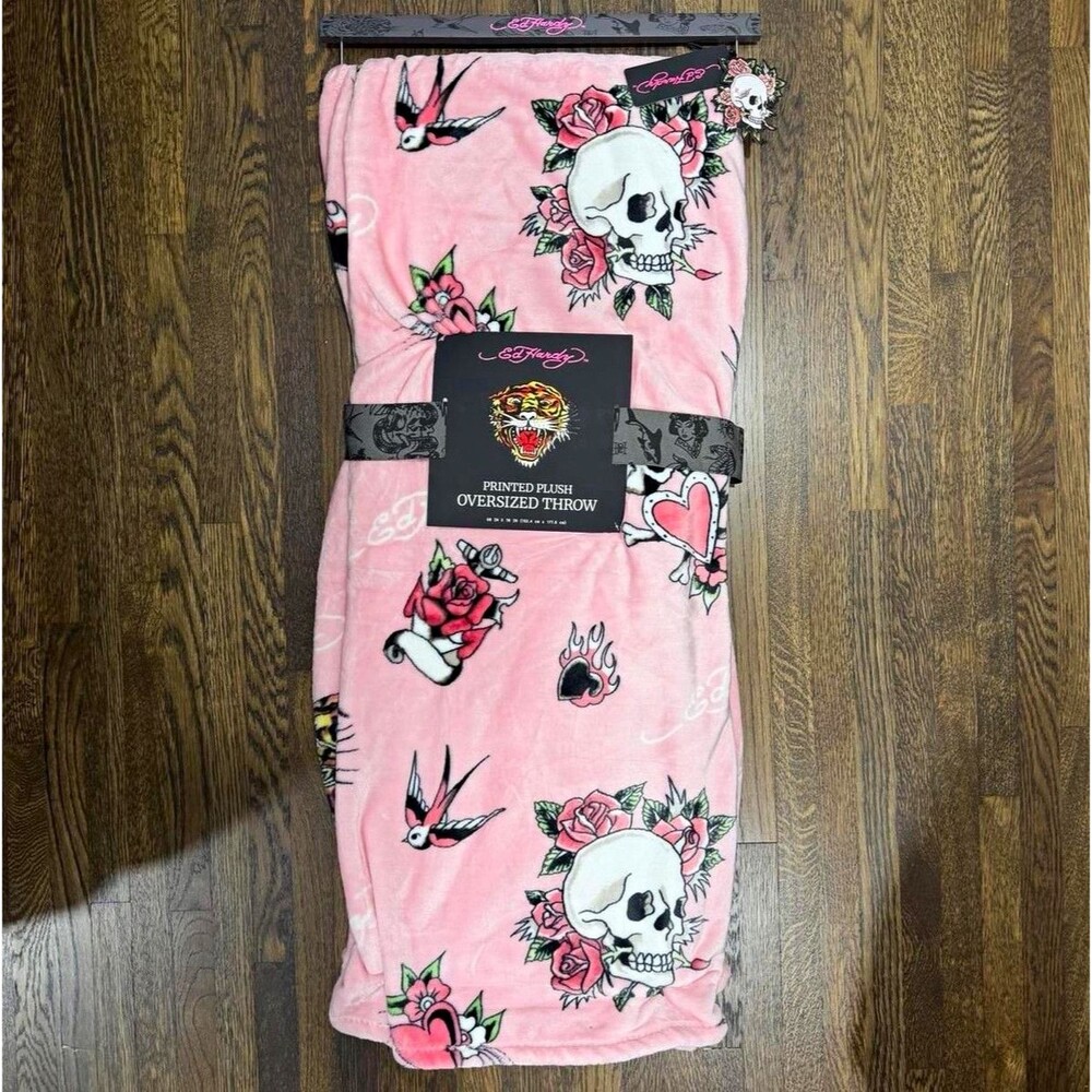 Ed Hardy Plush Oversized Throw Blanket 60x70 Pink Skull Roses Tattoo Pattern